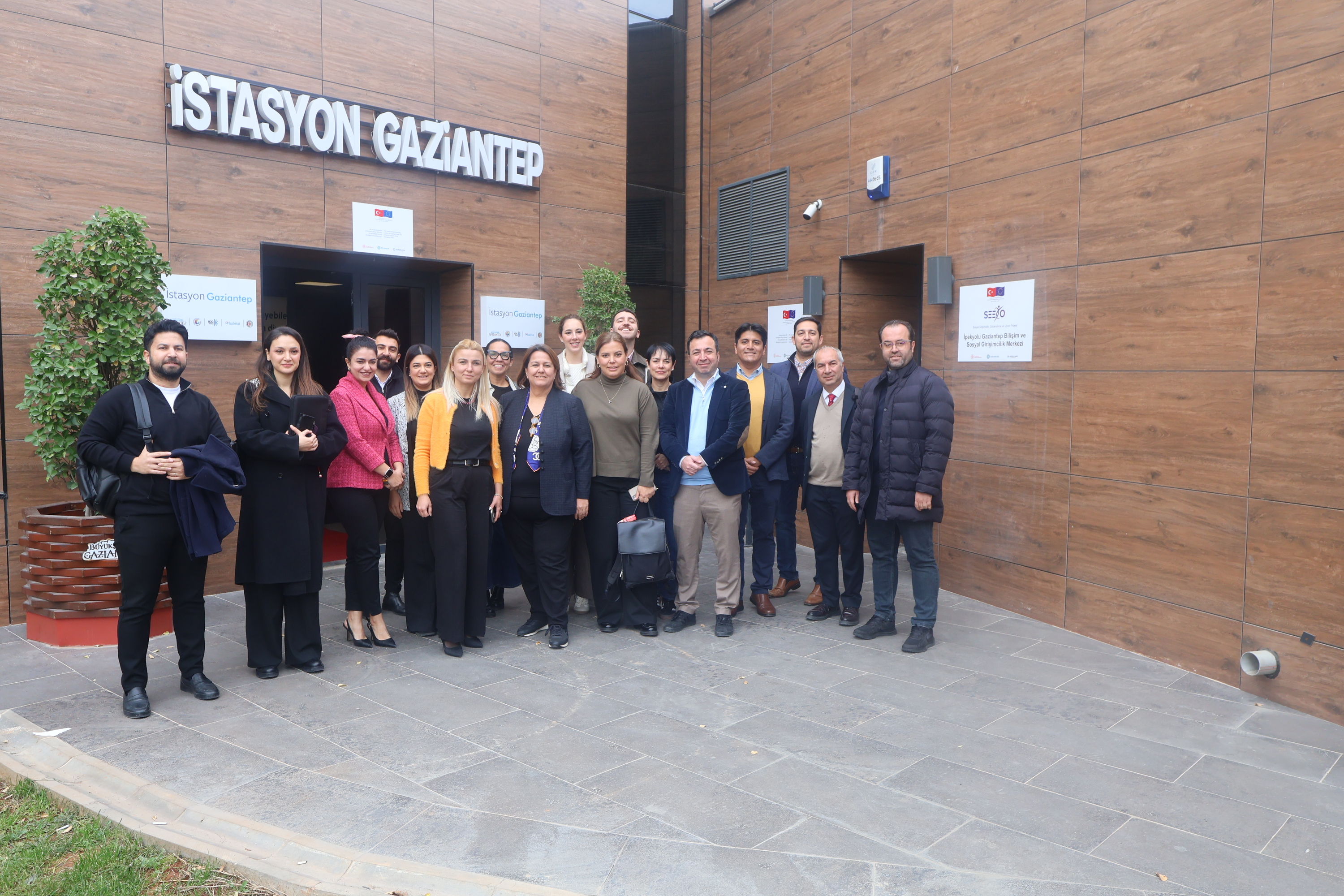 Friedrich Naumann Foundation (FNF) Türkiye ve Friedrich Naumann Foundation (FNF)